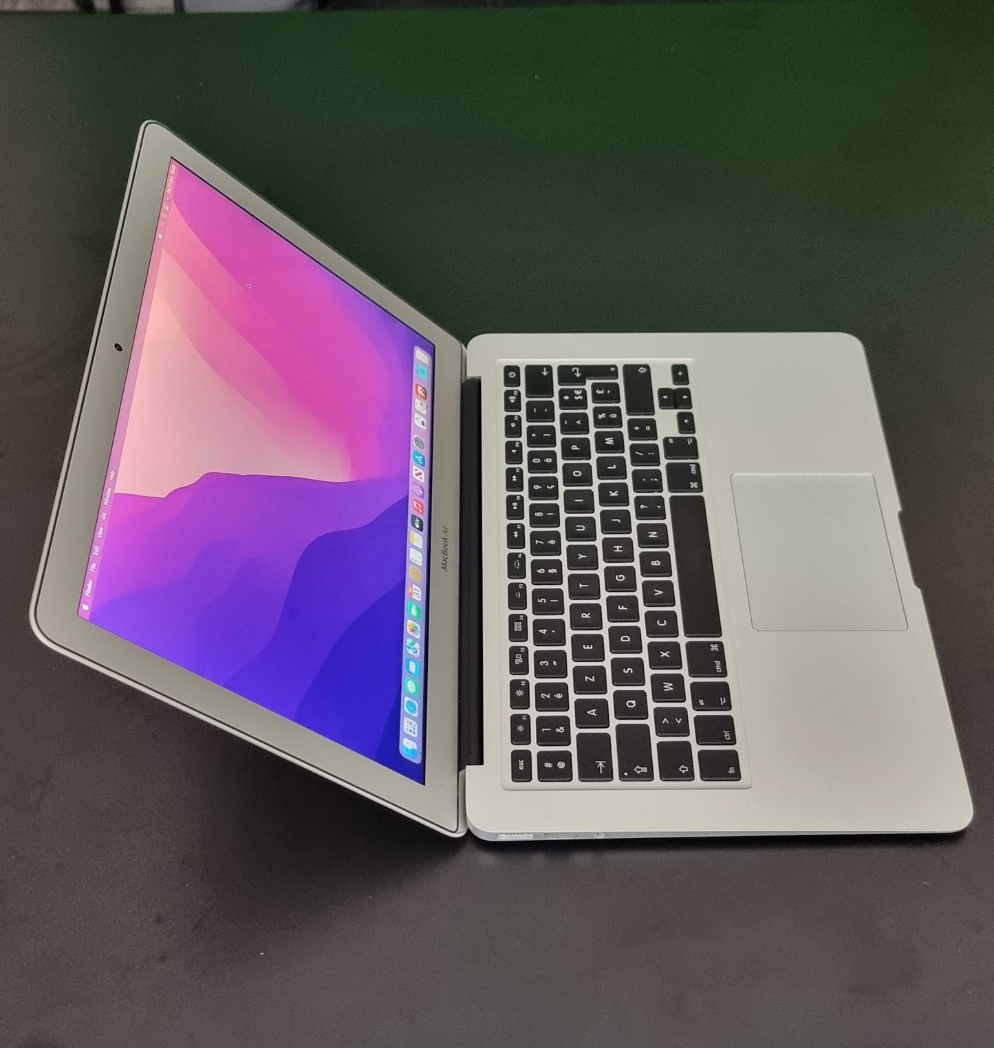 APPLE MACBOOK AIR 13 INCH INTEL CORE i7 2.2GHZ 8GB RAM 256GB SSD 2015/16