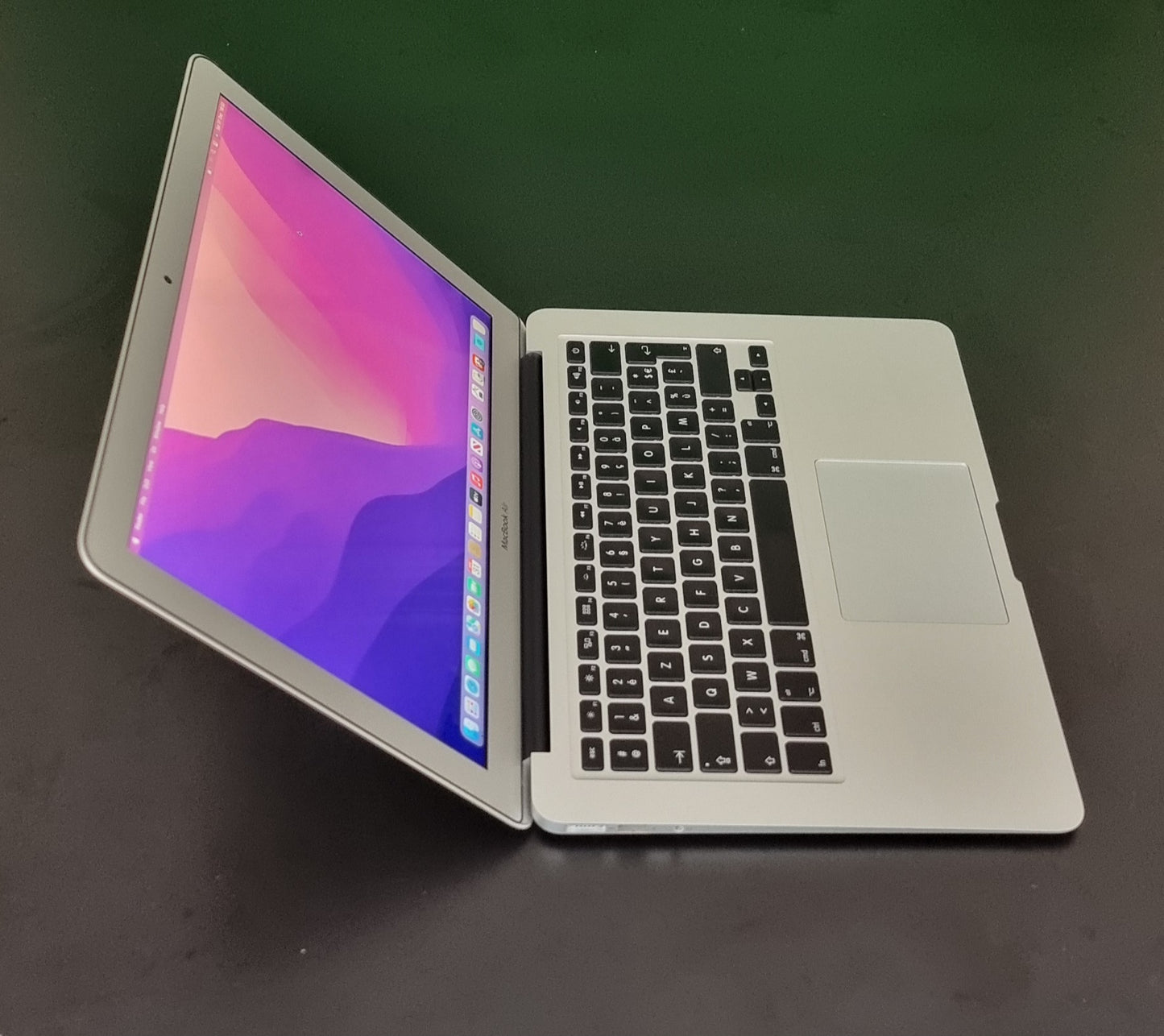 APPLE MACBOOK AIR 13 INCH INTEL CORE i7 2.2GHZ 8GB RAM 256GB SSD 2015/16