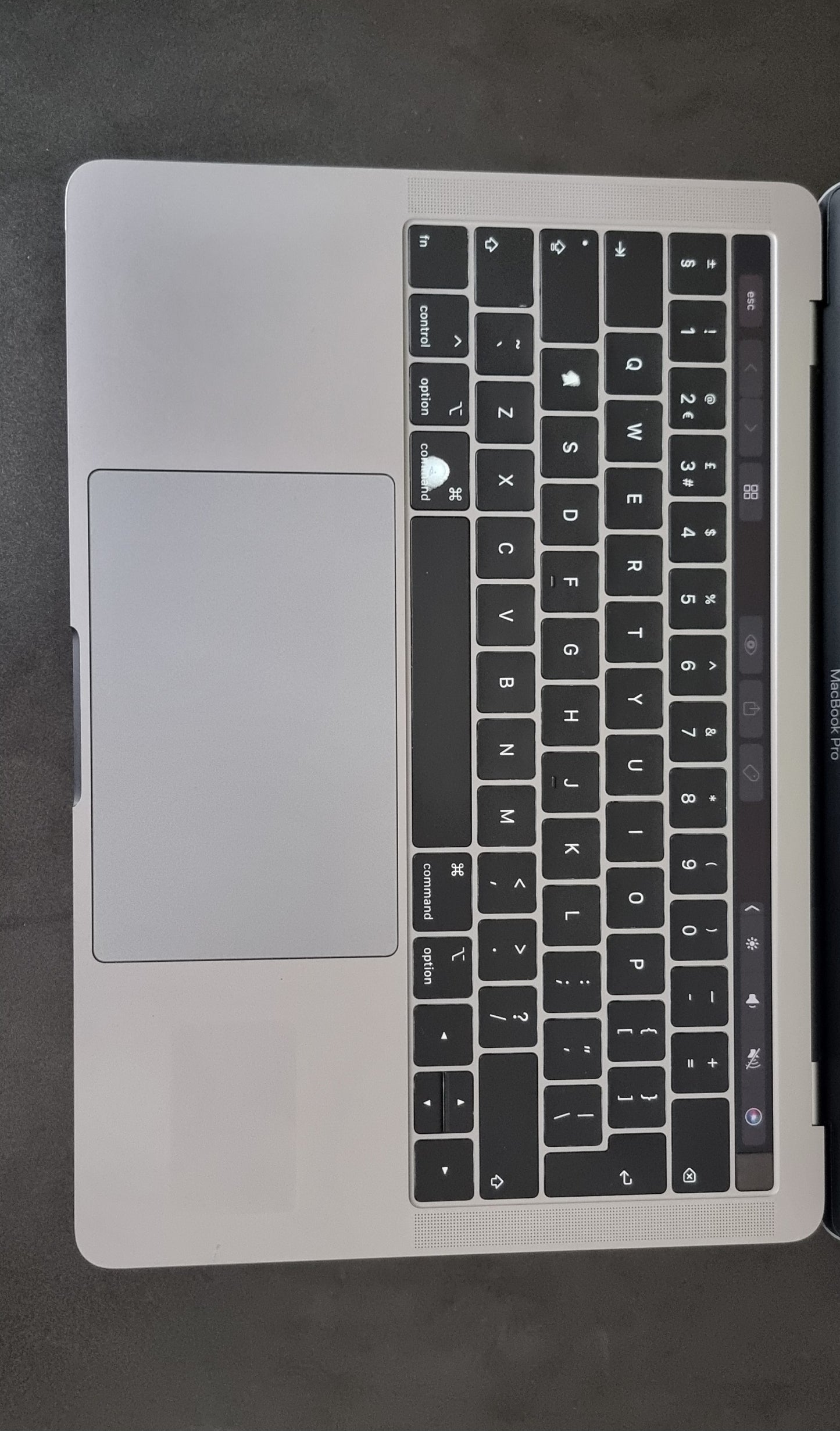 APPLE MACBOOK PRO 13 RETINA TOUCHBAR ID 2.8GHZ i7 16GB RAM 500GB SSD 2019/2020