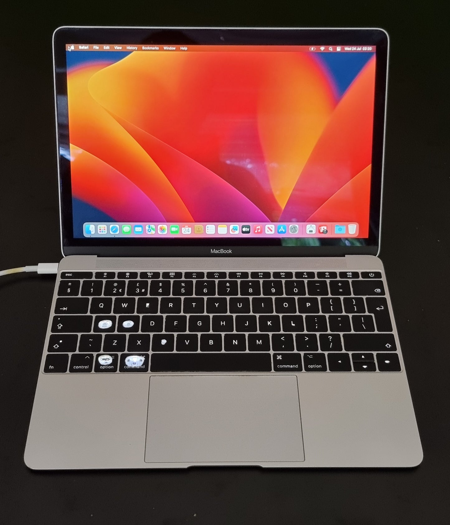 APPLE MACBOOK 12 RETINA 2017 INTEL CORE M3 1.2GHZ 8GB RAM 256GB SSD WIFI WEBCAM