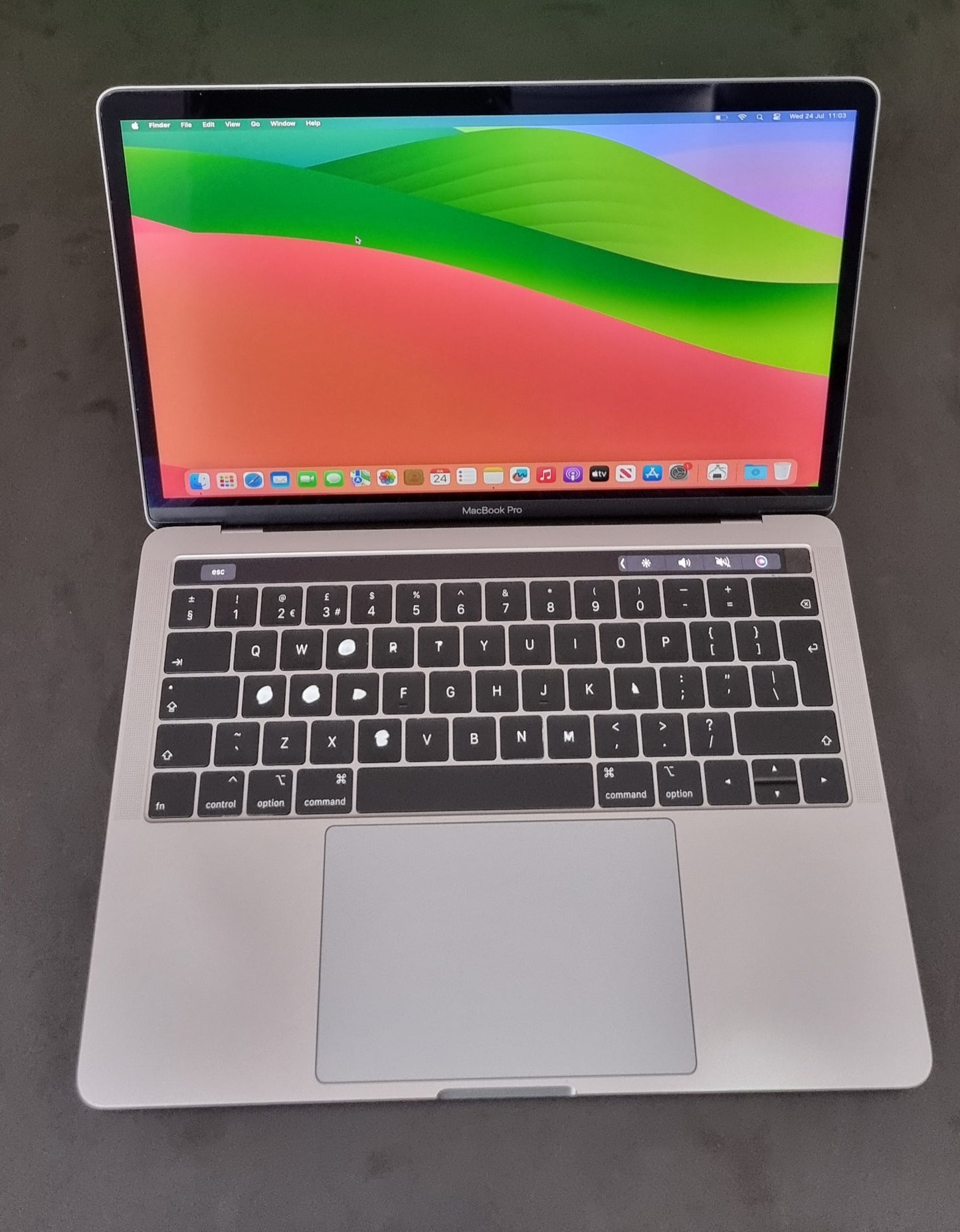 APPLE MACBOOK PRO 13 RETINA TOUCH ID  2.4GHZ i5 8GB RAM 256GB SSD 2019