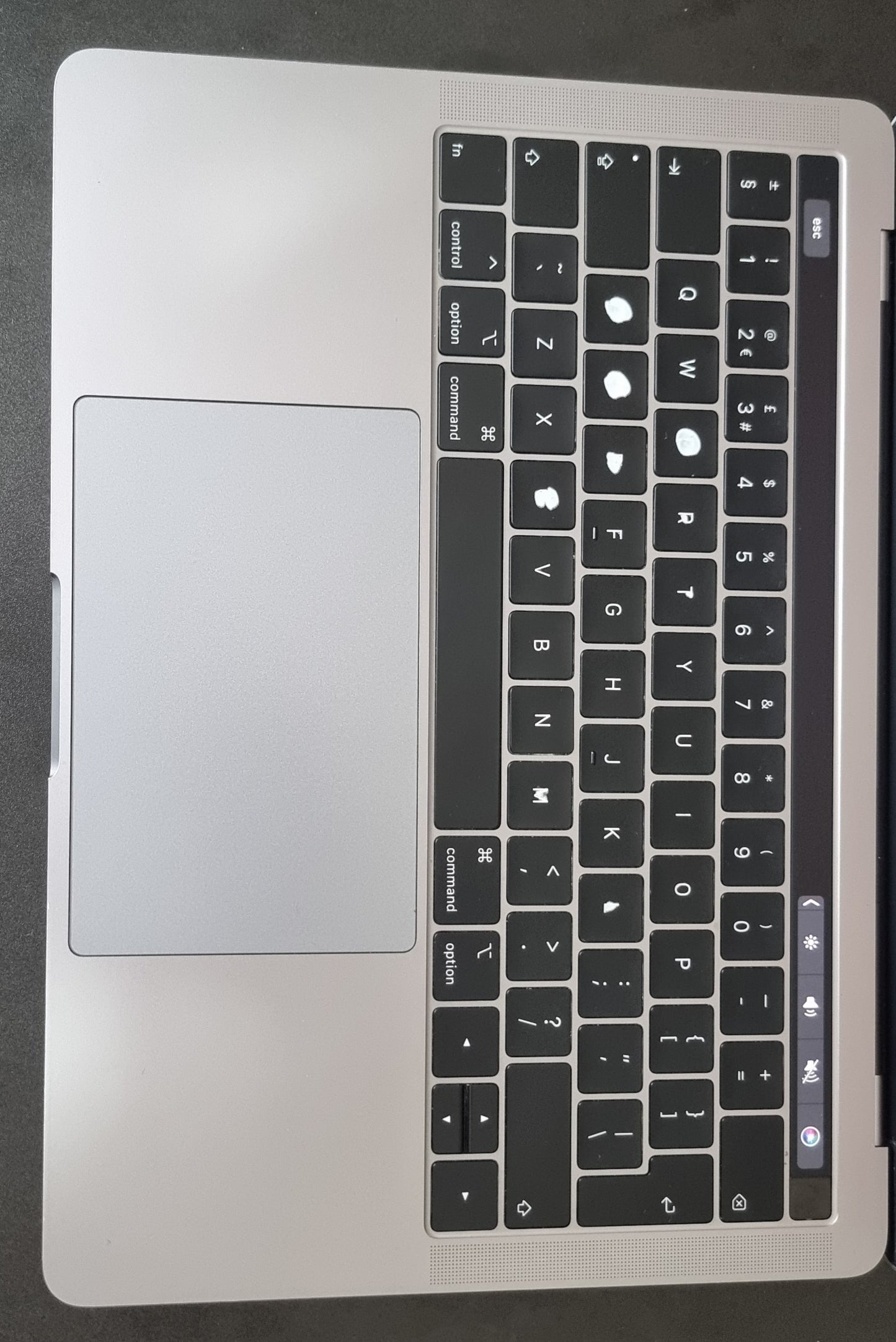 APPLE MACBOOK PRO 13 RETINA TOUCH ID  2.4GHZ i5 8GB RAM 256GB SSD 2019