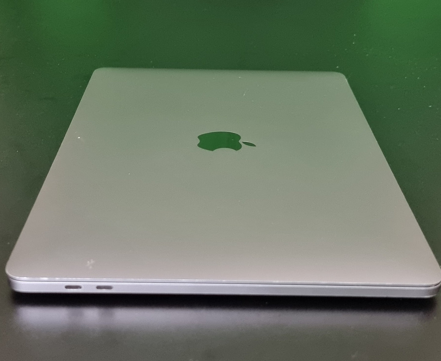 APPLE MACBOOK PRO 13 RETINA TOUCH ID  2.4GHZ i5 8GB RAM 256GB SSD 2019