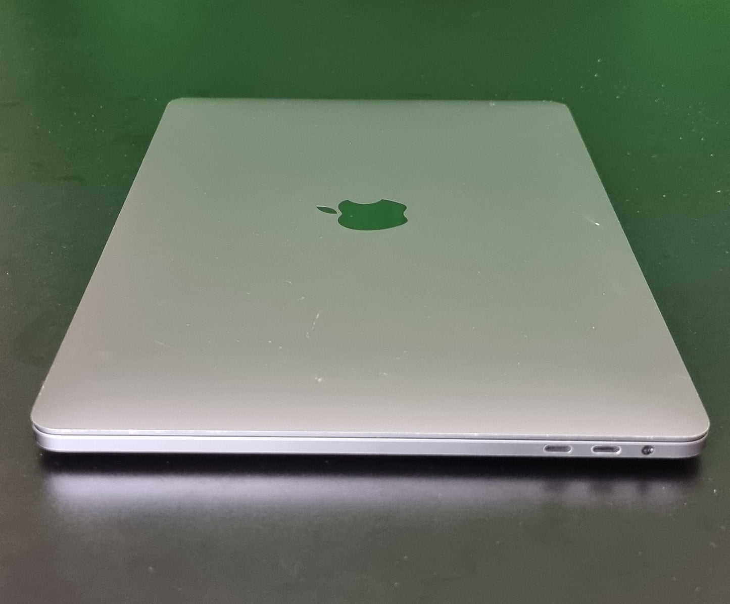 APPLE MACBOOK PRO 13 RETINA TOUCH ID  2.4GHZ i5 8GB RAM 256GB SSD 2019