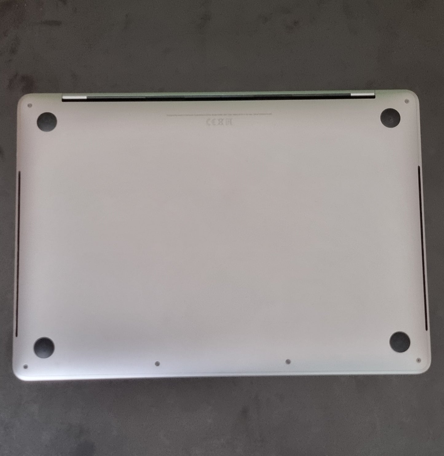 APPLE MACBOOK PRO 13 RETINA TOUCH ID  2.4GHZ i5 8GB RAM 256GB SSD 2019