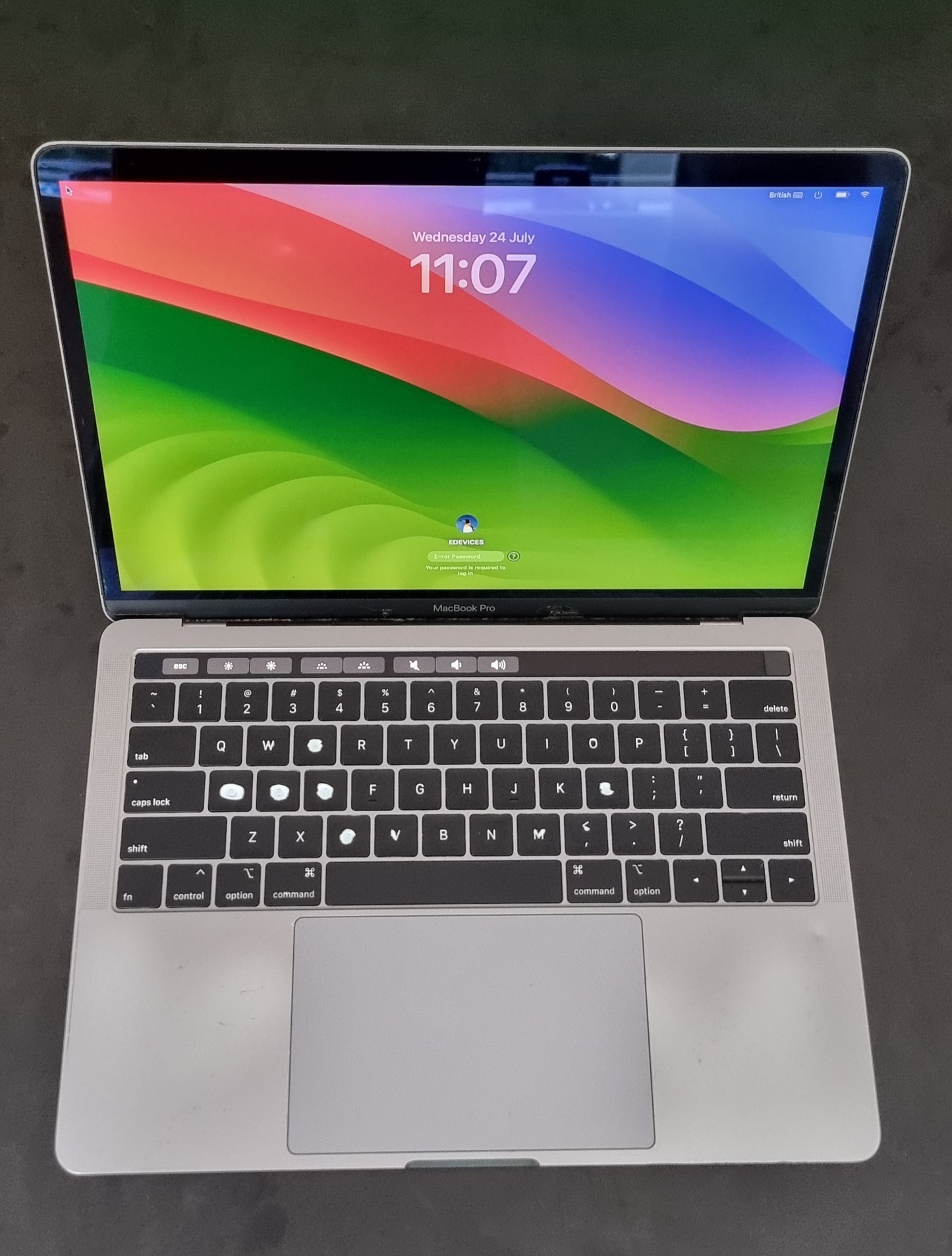 APPLE MACBOOK PRO 13 RETINA TOUCH ID  2.4GHZ i5 8GB RAM 256GB SSD 2019