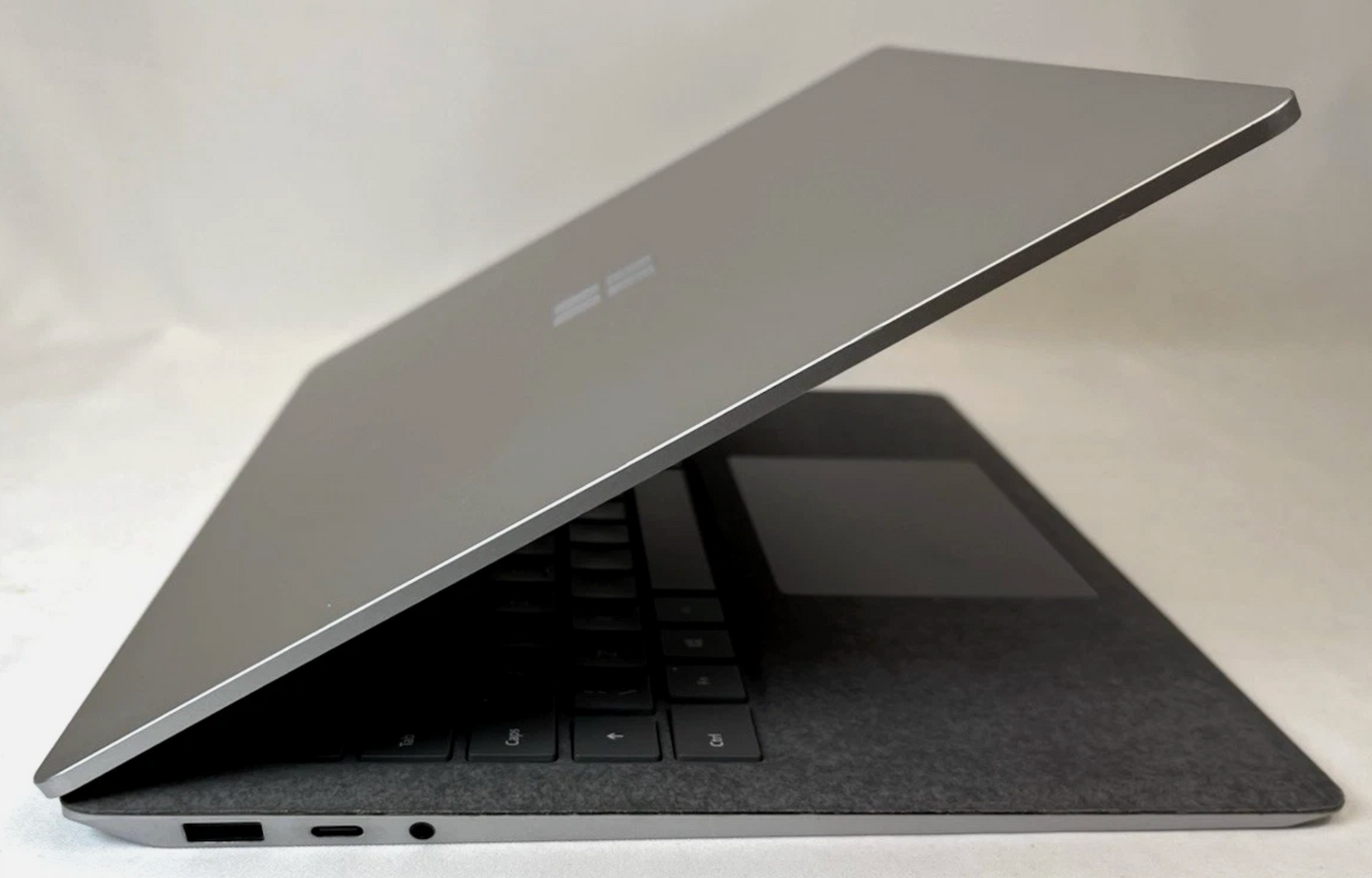 Microsoft Surface 3 Ultra-Thin 13.5 | Touchscreen |Intel 10th Gen Quad Core i7 | 16GB RAM | 256GB SSD |